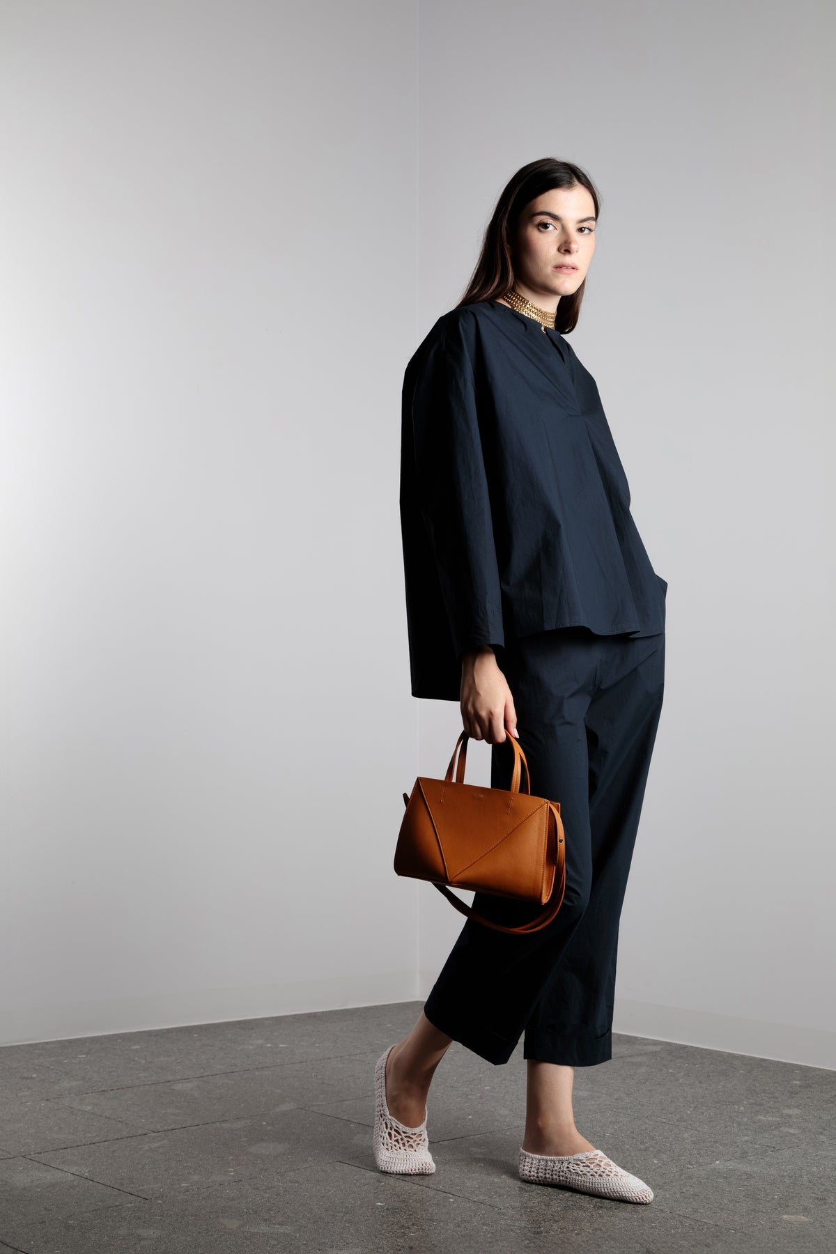 Asciari DEVA straight-leg trousers for women in navy cotton, side view, made in Italy